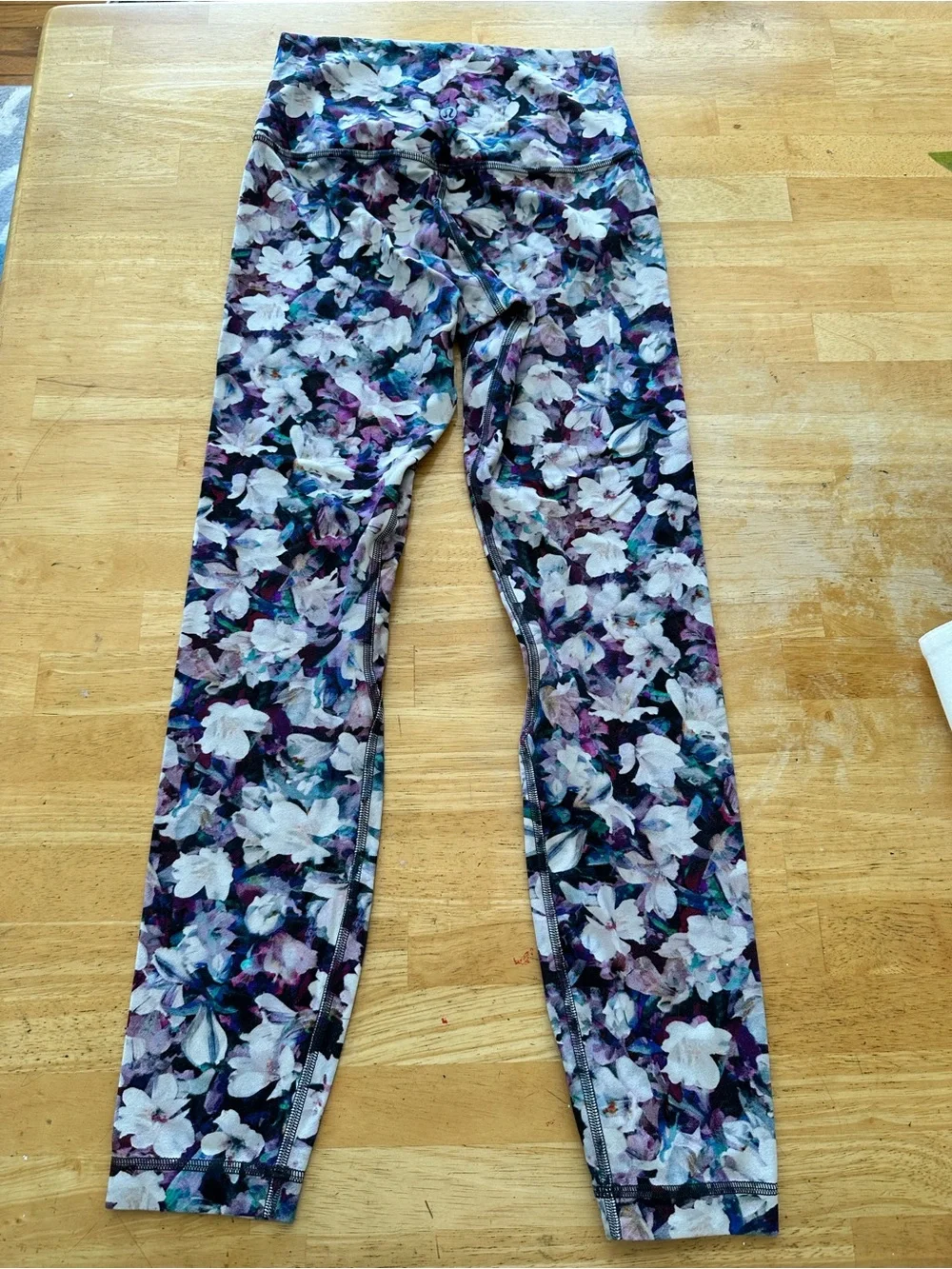 Lululemon leggings size 4